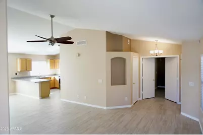 3033 E Hononegh Drive, Phoenix, AZ 85050 - Photo 3