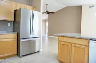 3033 E Hononegh Dr, Phoenix, AZ 85050 - Photo 9