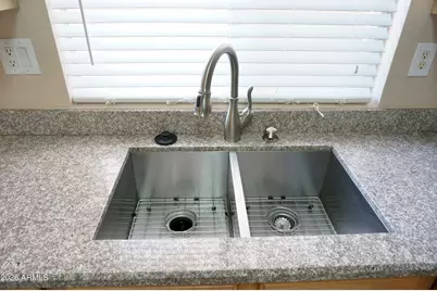 3033 E Hononegh Drive, Phoenix, AZ 85050 - Photo 17