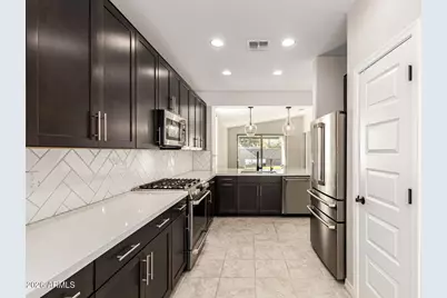 13500 N 174th Lane, Surprise, AZ 85388 - Photo 11