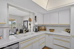 15617 N Cameo Dr, Sun City, AZ 85351 - Photo 11