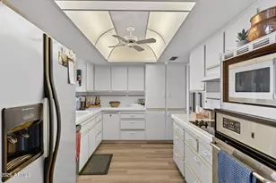 15617 N Cameo Dr, Sun City, AZ 85351 - Photo 9