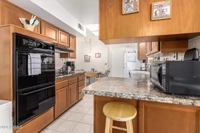 10236 W Sun City Boulevard, Sun City, AZ 85351 - Photo 11