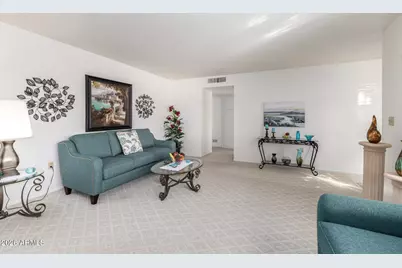 10236 W Sun City Boulevard, Sun City, AZ 85351 - Photo 9