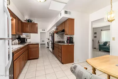 10236 W Sun City Boulevard, Sun City, AZ 85351 - Photo 13