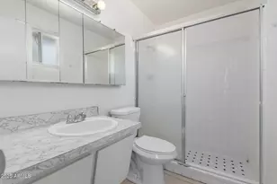 1348 E Broadmor Dr, Tempe, AZ 85282 - Photo 21