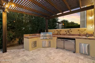 3729 E Robin Ln, Phoenix, AZ 85050 - Photo 41