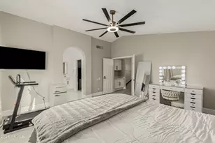 987 E Divot Dr, Tempe, AZ 85283 - Photo 21