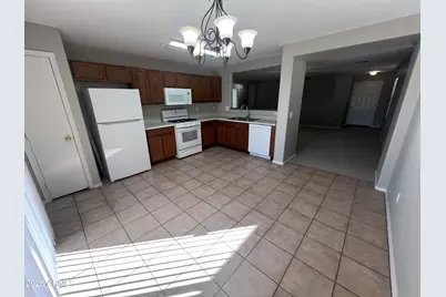 8565 E Lakeview Avenue, Mesa, AZ 85209 - Photo 7