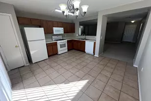 8565 E Lakeview Ave, Mesa, AZ 85209 - Photo 7