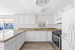 10540 E Apache Trail, Apache Junction, AZ 85120 - Photo 13