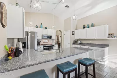 8021 W Denton Lane, Glendale, AZ 85303 - Photo 11