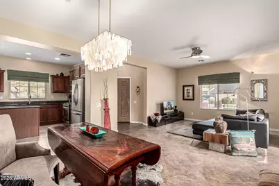 3933 E Cat Balue Drive, Phoenix, AZ 85050 - Photo 7