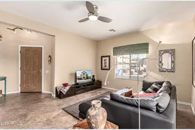 3933 E Cat Balue Drive, Phoenix, AZ 85050 - Photo 5