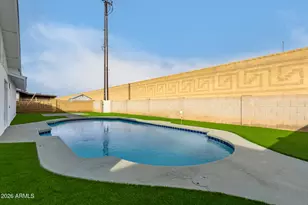 516 E Greenway Dr, Tempe, AZ 85282 - Photo 27