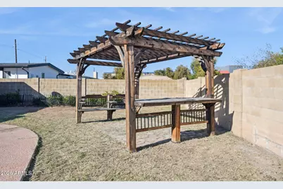 10037 N 43rd Avenue, Phoenix, AZ 85051 - Photo 17