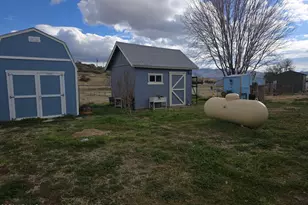 18415 S Henry Coe Rd, Peeples Valley, AZ 86332 - Photo 17