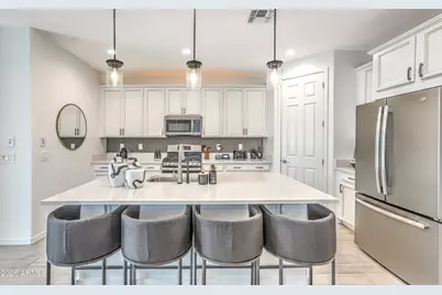 7727 W Agora Lane, Phoenix, AZ 85043 - Photo 9