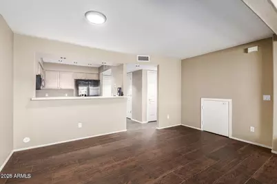 4805 E Kachina Trail #8, Phoenix, AZ 85044 - Photo 3