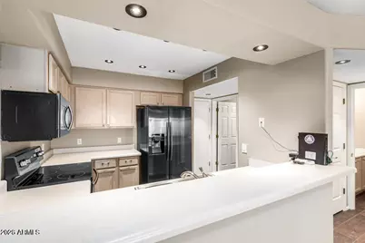 4805 E Kachina Trail #8, Phoenix, AZ 85044 - Photo 11