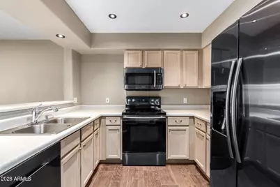 4805 E Kachina Trail #8, Phoenix, AZ 85044 - Photo 7