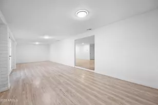 8217 West Campbell Ave, Phoenix, AZ 85033 - Photo 33