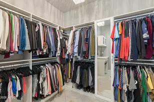 938 E Parkview Dr, Gilbert, AZ 85295 - Photo 31