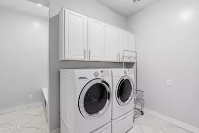 938 E Parkview Drive, Gilbert, AZ 85295 - Photo 45