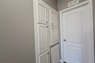 650 N Hawes Rd, Mesa, AZ 85207 - Photo 23