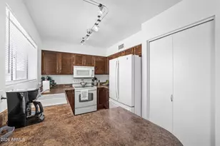 6042 E Encanto St, Mesa, AZ 85205 - Photo 7