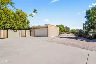 10201 N 58th Pl, Paradise Valley, AZ 85253 - Photo 25