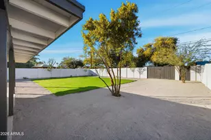 2324 E Heatherbrae Dr, Phoenix, AZ 85016 - Photo 25