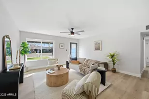 2324 E Heatherbrae Dr, Phoenix, AZ 85016 - Photo 5