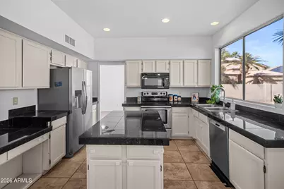 7040 W Oraibi Drive, Glendale, AZ 85308 - Photo 9