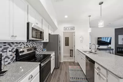 900 S Canal Drive #211, Chandler, AZ 85225 - Photo 5