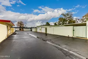 10020 W Royal Oak Rd, Sun City, AZ 85351 - Photo 25