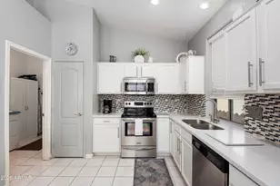 17611 W Ingleside Dr, Surprise, AZ 85374 - Photo 9