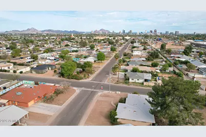 2215 W Earll Drive, Phoenix, AZ 85015 - Photo 47