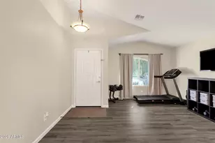 5672 W Manzanita Dr, Glendale, AZ 85302 - Photo 7