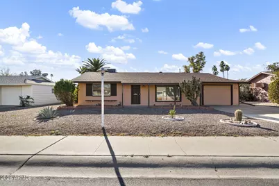 12032 N Hillcrest Drive, Sun City, AZ 85351 - Photo 17