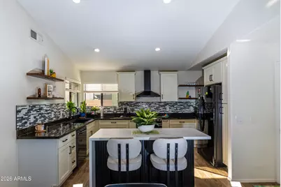 8629 W Maui Lane, Peoria, AZ 85381 - Photo 17