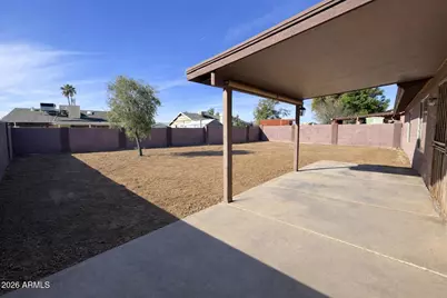 5610 N 74th Avenue, Glendale, AZ 85303 - Photo 9