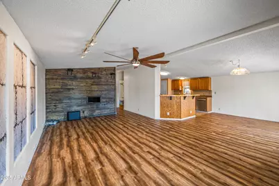 7642 E Holmes Avenue, Mesa, AZ 85209 - Photo 3