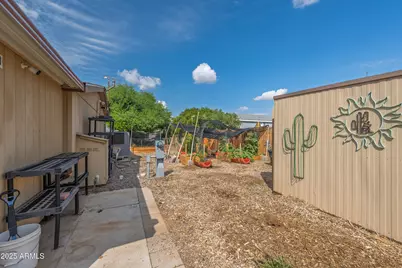 7642 E Holmes Avenue, Mesa, AZ 85209 - Photo 33