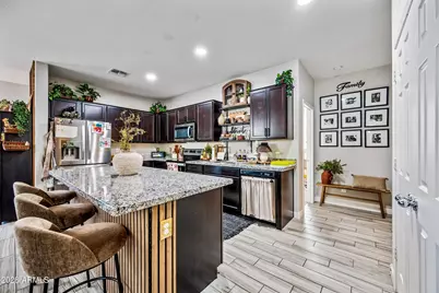 10437 W Cordes Road, Tolleson, AZ 85353 - Photo 11