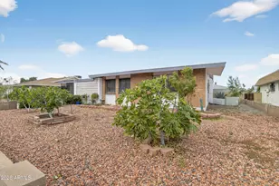 10548 W Caron Dr, Sun City, AZ 85351 - Photo 3