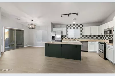 17854 W Redfield Road, Surprise, AZ 85388 - Photo 15