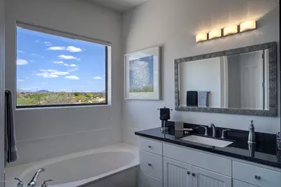 5258 E Hashknife Road, Phoenix, AZ 85054 - Photo 9