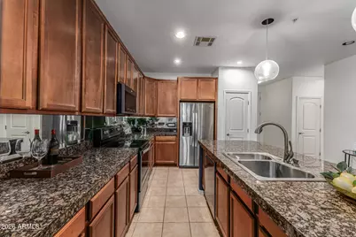 10655 N 9th Street #113, Phoenix, AZ 85020 - Photo 11