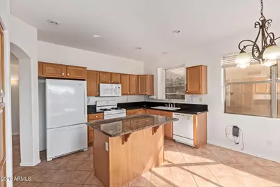 17859 W Club Vista Drive, Surprise, AZ 85374 - Photo 11